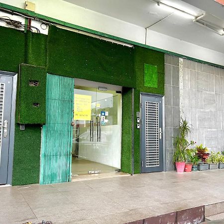 Homestay 55 Джохор-Бару Экстерьер фото